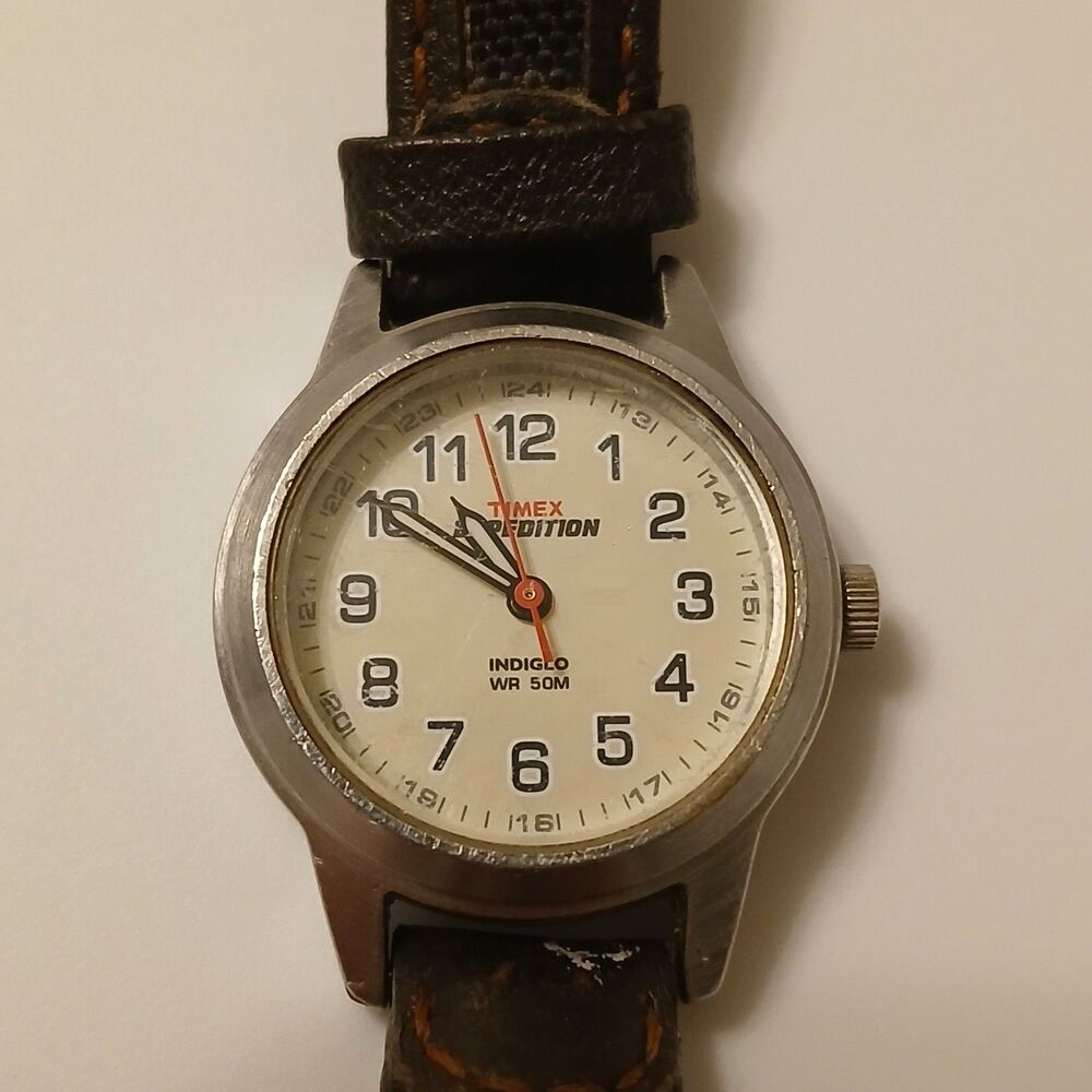 Vtg Timex Expedition Watch Women 26mm Indiglo WR 50M Leather Strap T41181